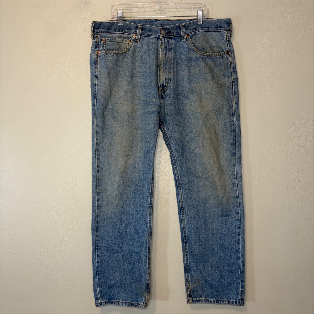 Levis 505 Regular Fit Jeans Mens 38x29.5 Medium Wash Blue Distressed Straight